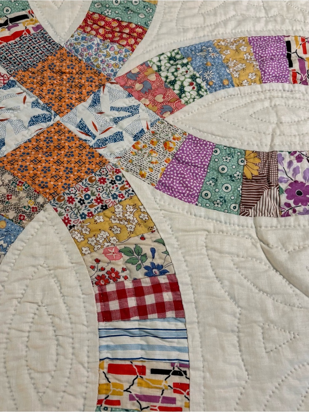 Vintage 1930s Handmade Double Wedding Ring Pattern Quilt (86" x 88") Cottagecore - Picture 8 of 16